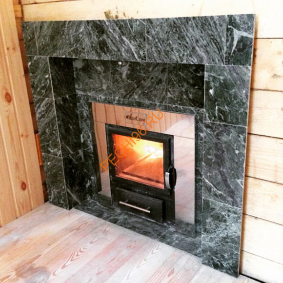 Плитка змеевик  300*300*10 мм